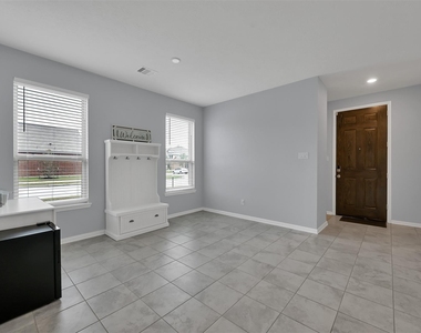 1127 Littleton Court - Photo Thumbnail 6