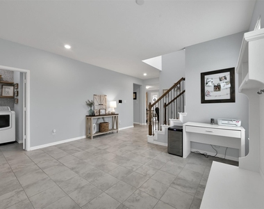 1127 Littleton Court - Photo Thumbnail 5