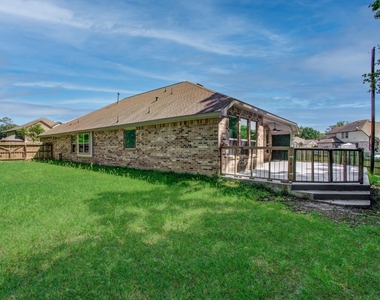 1011 Veer Drive - Photo Thumbnail 40