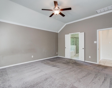 1011 Veer Drive - Photo Thumbnail 26
