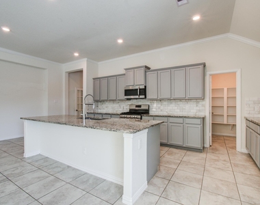 1011 Veer Drive - Photo Thumbnail 19