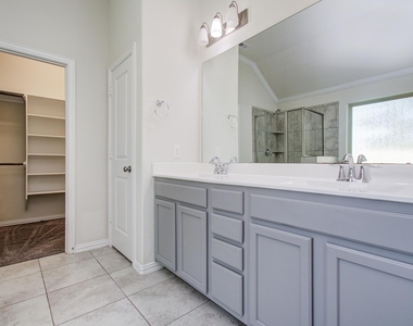 1011 Veer Drive - Photo Thumbnail 28