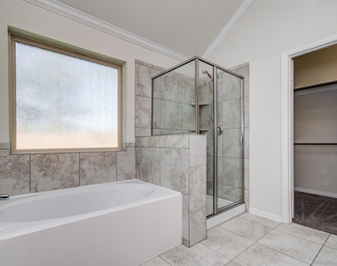 1011 Veer Drive - Photo Thumbnail 29
