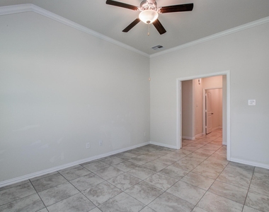 1011 Veer Drive - Photo Thumbnail 17
