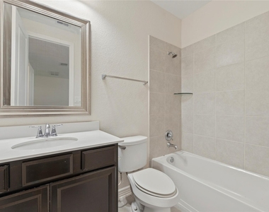 9679 Towne Lake Parkway - Photo Thumbnail 18