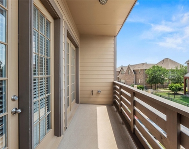 9679 Towne Lake Parkway - Photo Thumbnail 12