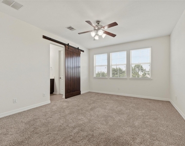 9679 Towne Lake Parkway - Photo Thumbnail 13