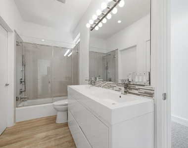 7002 Newcastle Street - Photo Thumbnail 14