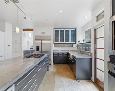 7002 Newcastle Street - Photo Thumbnail 31