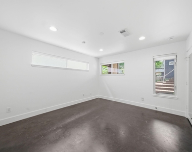 7002 Newcastle Street - Photo Thumbnail 24