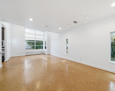 7002 Newcastle Street - Photo Thumbnail 35