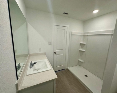 6407 Begonia Trellis Drive - Photo Thumbnail 5