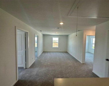 6407 Begonia Trellis Drive - Photo Thumbnail 3