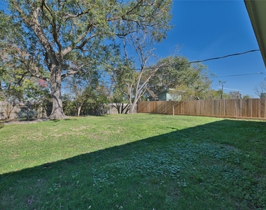5210 De Lange Lane - Photo Thumbnail 24