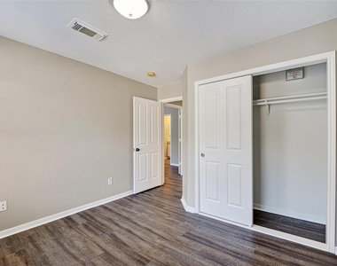 77 Woodlily Pl - Photo Thumbnail 24