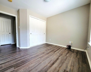 77 Woodlily Pl - Photo Thumbnail 15