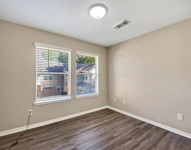 77 Woodlily Pl - Photo Thumbnail 25