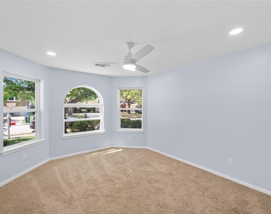 3910 Crystal Pass Court - Photo Thumbnail 2