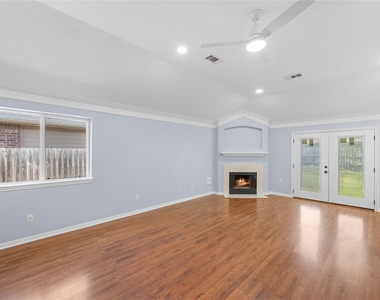 3910 Crystal Pass Court - Photo Thumbnail 6
