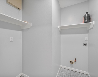 3910 Crystal Pass Court - Photo Thumbnail 4
