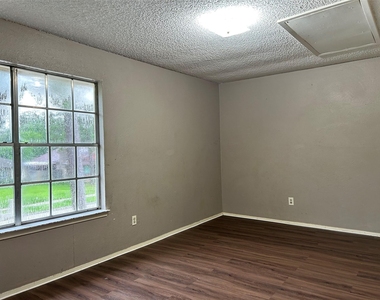 23122 Dew Wood Lane - Photo Thumbnail 3