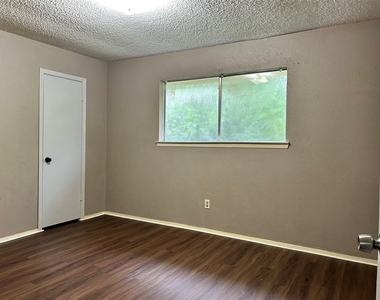 23122 Dew Wood Lane - Photo Thumbnail 4