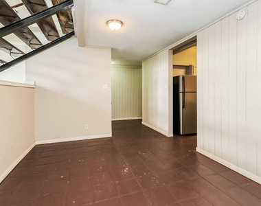 2 Lakeway Street - Photo Thumbnail 6