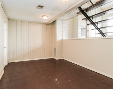 2 Lakeway Street - Photo Thumbnail 5