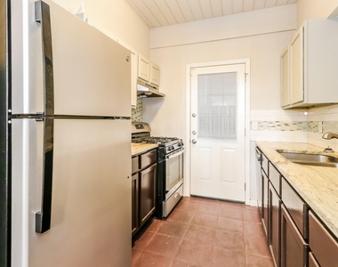 2 Lakeway Street - Photo Thumbnail 7