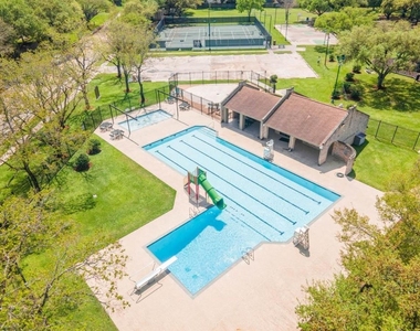 2827 Woodhall Court - Photo Thumbnail 9
