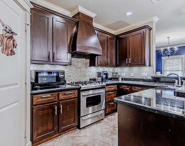 1425 Prince Street - Photo Thumbnail 10