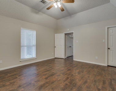 2460 Pebblebrook Circle - Photo Thumbnail 15