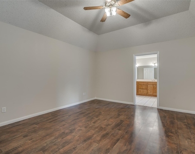 2460 Pebblebrook Circle - Photo Thumbnail 14
