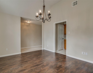 2460 Pebblebrook Circle - Photo Thumbnail 5