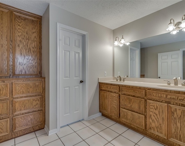2460 Pebblebrook Circle - Photo Thumbnail 16