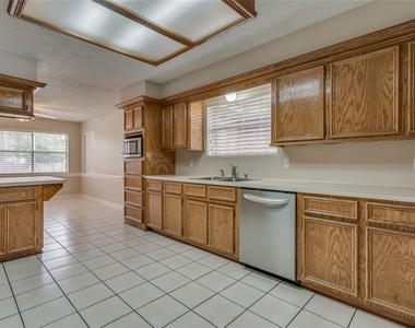 2460 Pebblebrook Circle - Photo Thumbnail 12