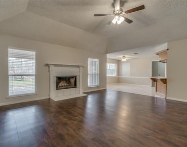2460 Pebblebrook Circle - Photo Thumbnail 7