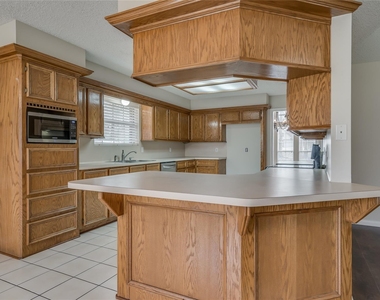 2460 Pebblebrook Circle - Photo Thumbnail 9