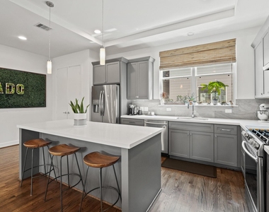 1739 Eado Point Lane - Photo Thumbnail 10