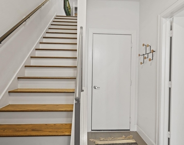 1739 Eado Point Lane - Photo Thumbnail 2