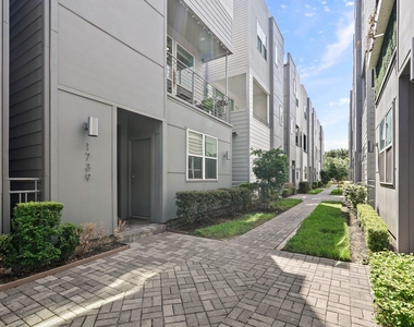 1739 Eado Point Lane - Photo Thumbnail 30