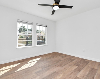 2812 Truxillo Street - Photo Thumbnail 5