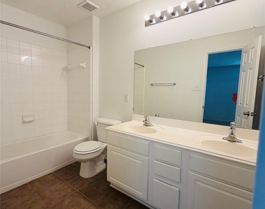 38 N Regan Mead Circle - Photo Thumbnail 20