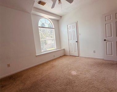 38 N Regan Mead Circle - Photo Thumbnail 19