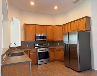 38 N Regan Mead Circle - Photo Thumbnail 7