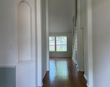 38 N Regan Mead Circle - Photo Thumbnail 12