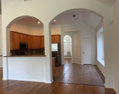 38 N Regan Mead Circle - Photo Thumbnail 8