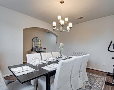 23811 Via Viale Dr - Photo Thumbnail 5