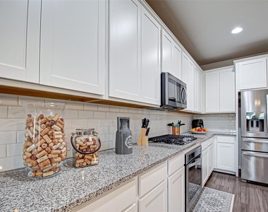 23811 Via Viale Dr - Photo Thumbnail 15