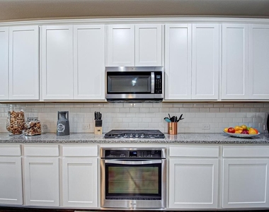 23811 Via Viale Dr - Photo Thumbnail 12
